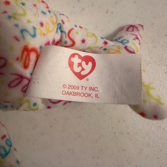 $8 or ❤️bundle 5 x $25 with eligible listings with ❤️
TY Streamers The Bear - Picture 4 of 7